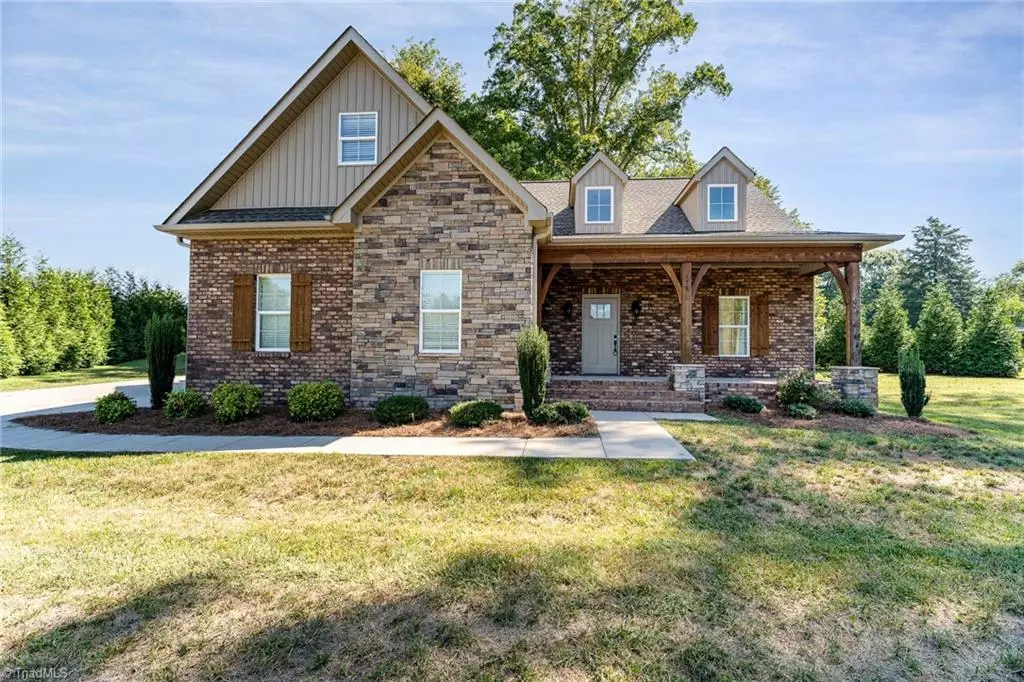 Mocksville, NC 27028,178 Nellwood CT