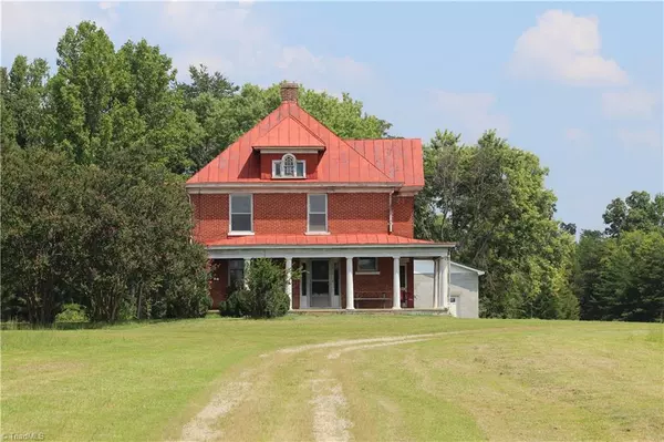 Axton, VA 24054,3615 Old Liberty DR