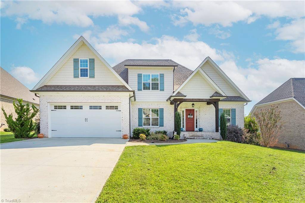 374 Wentworth DR, Winston Salem, NC 27107