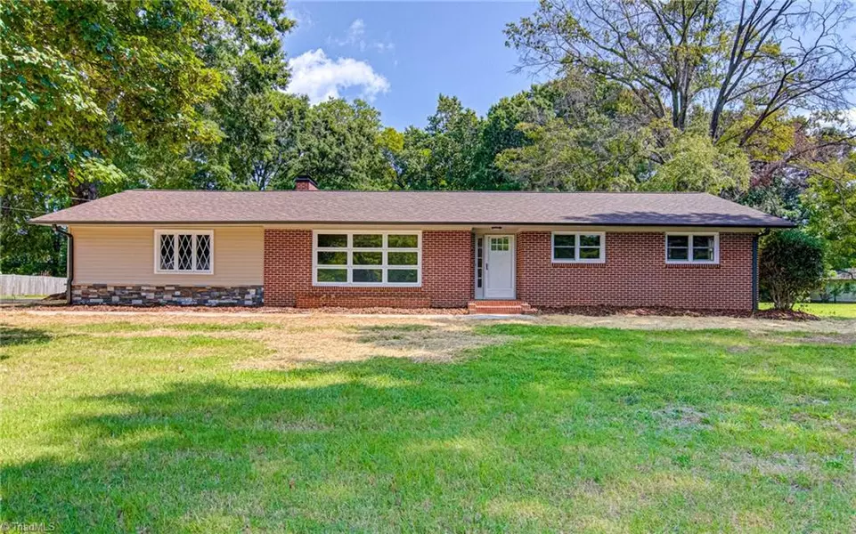 4989 Warner RD, Pfafftown, NC 27040