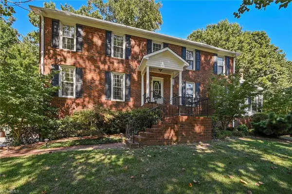 236 Heatherton WAY, Winston Salem, NC 27104