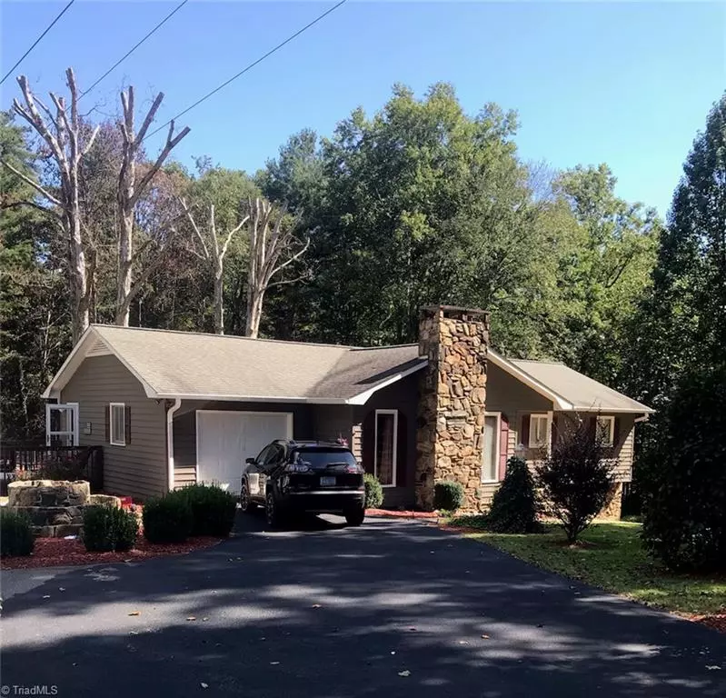 North Wilkesboro, NC 28659,290 Creekside LN