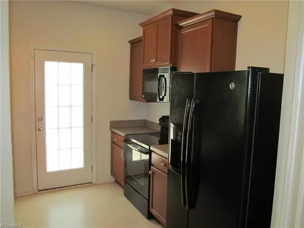 Winston Salem, NC 27103,2433 Hartfield CIR