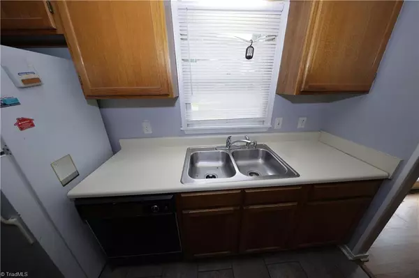 Winston Salem, NC 27103,6172 Ridgecrest DR