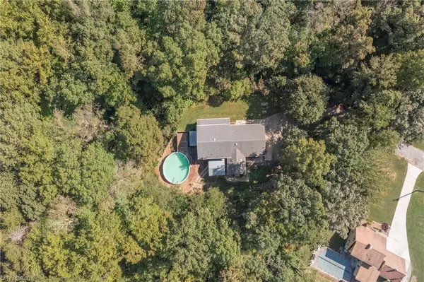 Kernersville, NC 27284,8979 Twin Lake DR