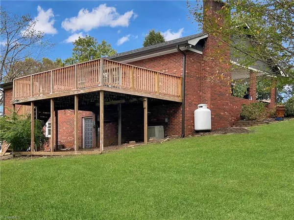 Hays, NC 28635,247 Three Oaks DR