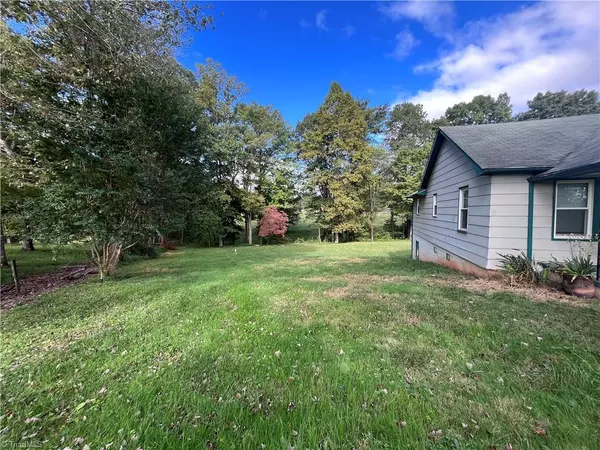 North Wilkesboro, NC 28659,222 Handy Walker ST