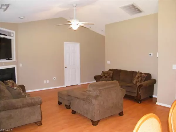 Winston Salem, NC 27127,3824 Heather View LN