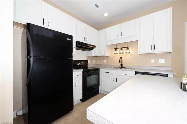 Winston Salem, NC 27103,358 Summergate DR