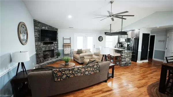 Thomasville, NC 27360,15 Courtesy DR