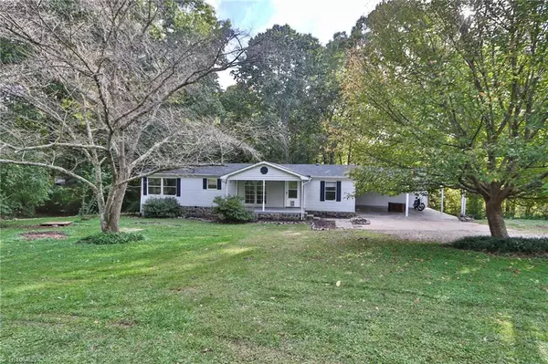 1225 Ruritan RD, Roaring River, NC 28669