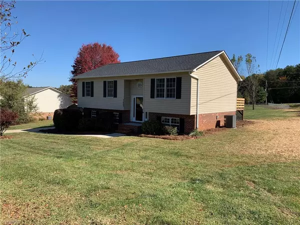 Tobaccoville, NC 27050,7605 Stonewell LN