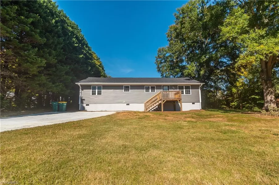 707 Sunset DR, Pilot Mountain, NC 27041