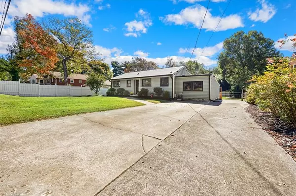 Winston Salem, NC 27103,2112 Cherokee LN