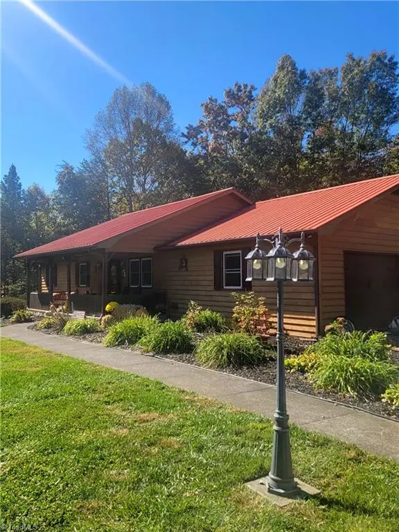 Mount Airy, NC 27030,196 George ST