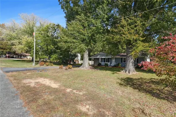 Eden, NC 27288,169 Pine View RD