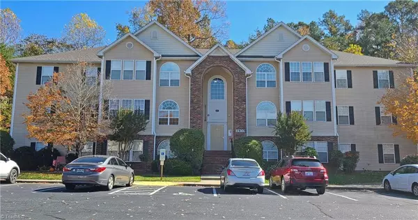 1923 Salem Bluff DR, Winston Salem, NC 27127