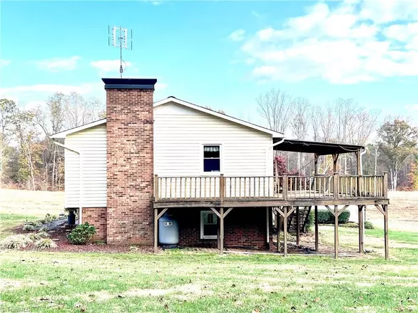 Yadkinville, NC 27055,1744 R Chipman DR