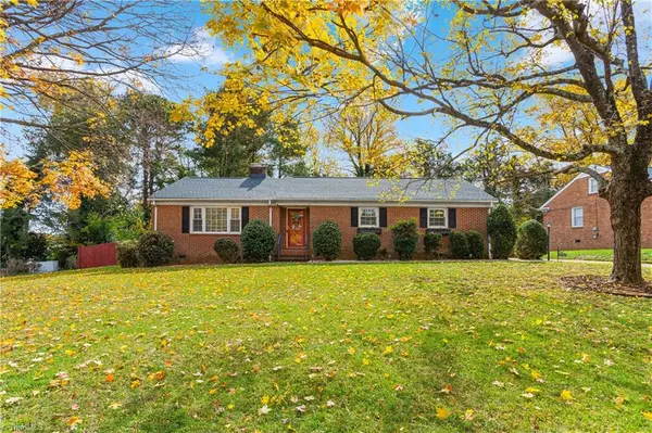 2501 Fairway DR, Greensboro, NC 27408