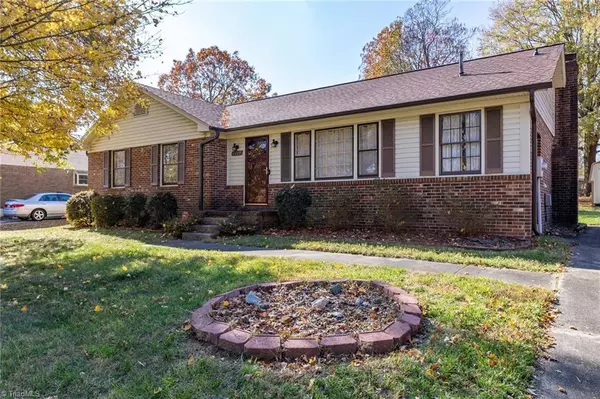 1423 Lord Foxley DR, Greensboro, NC 27405