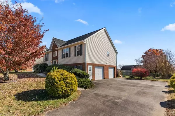 Winston Salem, NC 27106,5570 Brookdale Ridge DR