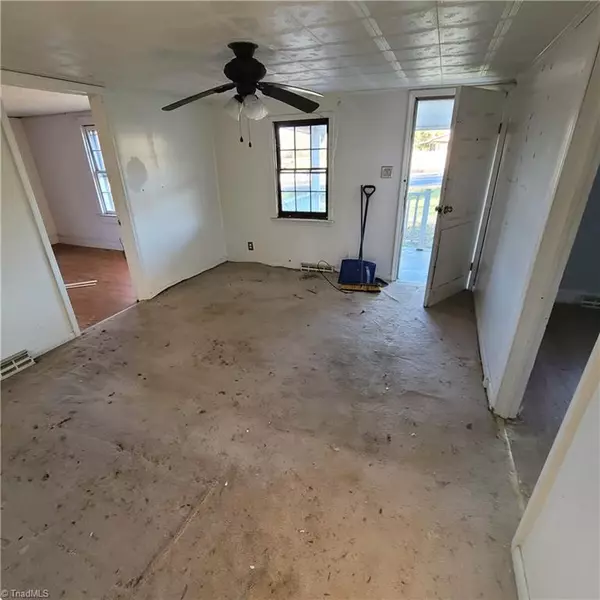 Mocksville, NC 27028,1387 US Highway 64