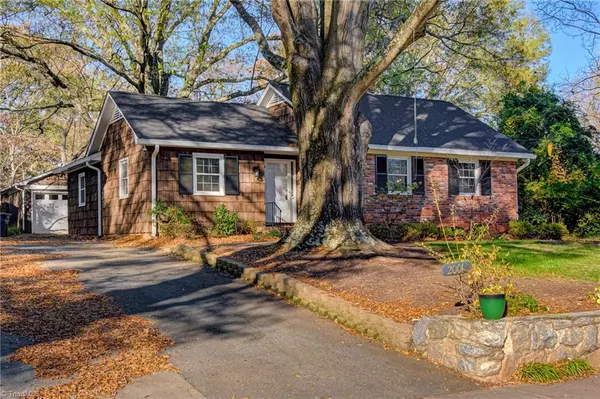 Winston Salem, NC 27104,2001 Colonial PL