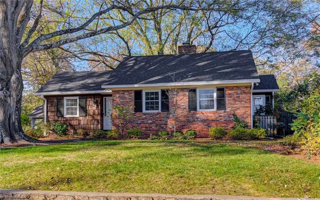 Winston Salem, NC 27104,2001 Colonial PL