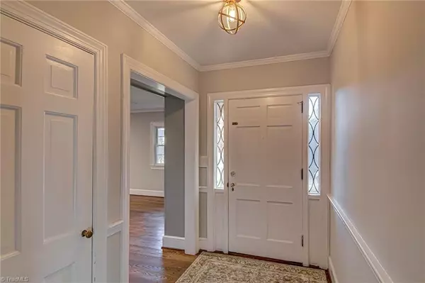 Winston Salem, NC 27104,2001 Colonial PL