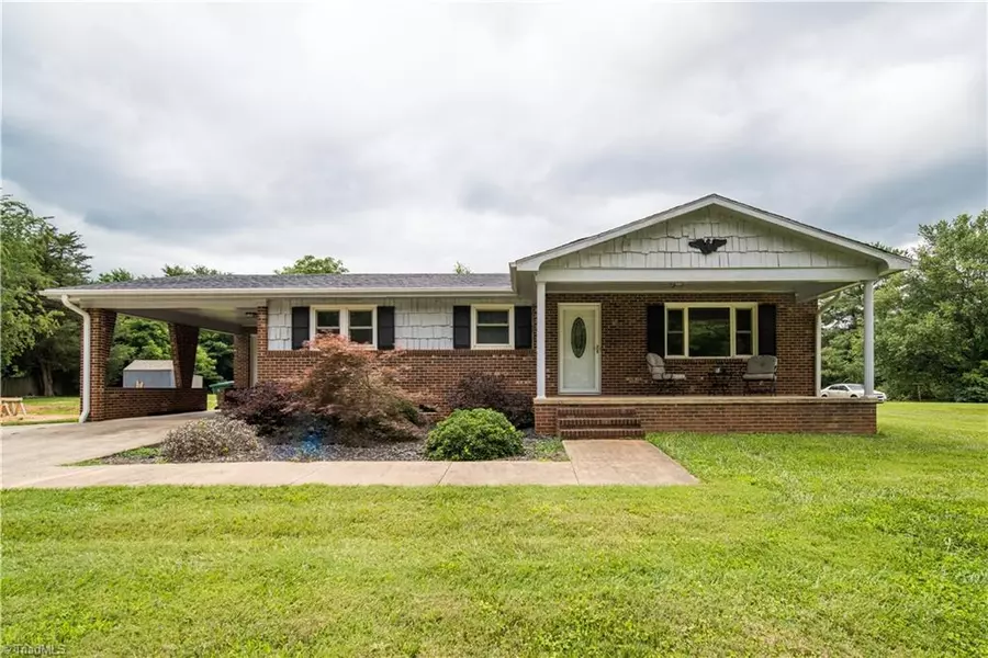 131 River RD, Boonville, NC 27011