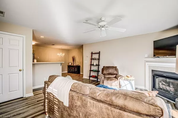 Winston Salem, NC 27103,4712 Brighton Park DR #2B