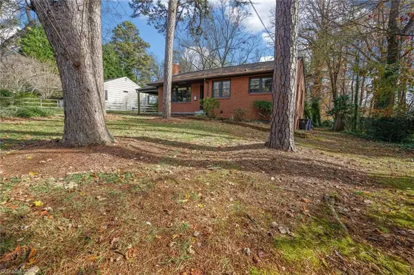 Winston Salem, NC 27104,435 Burkewood DR