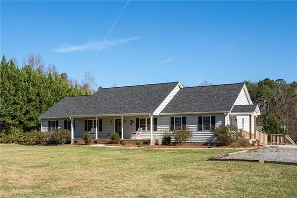 7928 Highfill RD, Summerfield, NC 27358