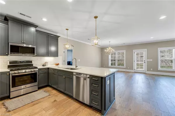 Winston Salem, NC 27106,5235 Shoal Creek LN