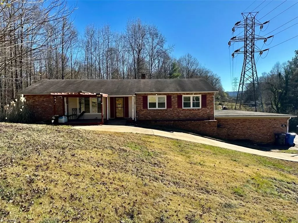 North Wilkesboro, NC 28659,183 Emory ST