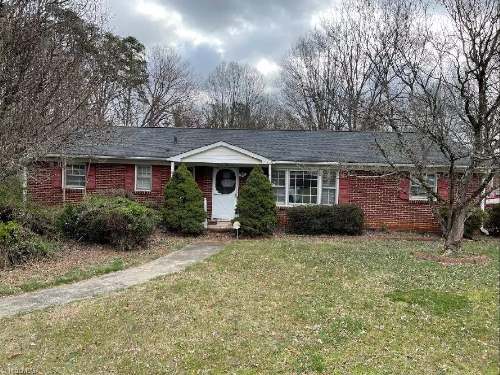 Winston Salem, NC 27103,815 S Westview DR