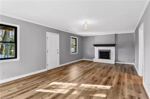 Winston Salem, NC 27104,4856 Tiffany AVE