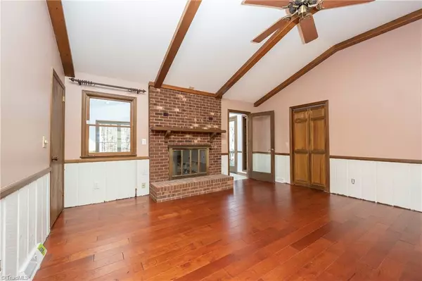 Clemmons, NC 27012,635 Barrocliff RD