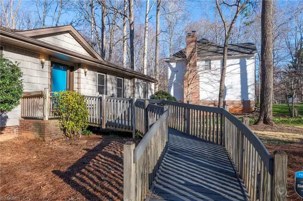 Clemmons, NC 27012,635 Barrocliff RD