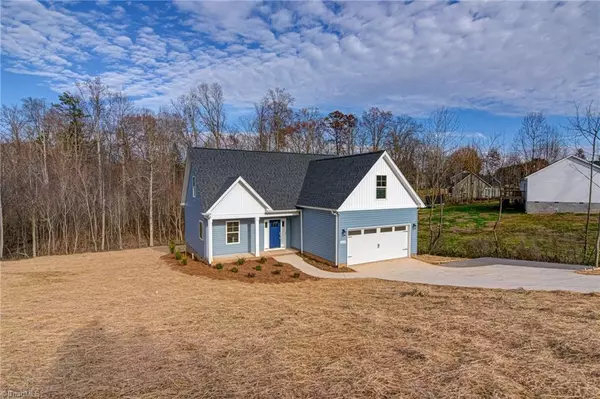 4665 Logan Creek RD, East Bend, NC 27018