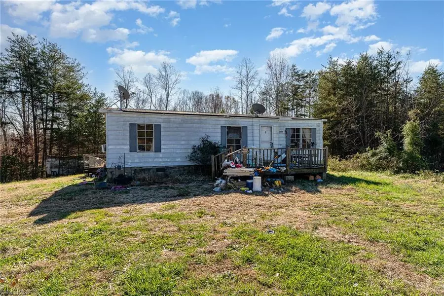 1332 Tom Mix RD, Westfield, NC 27053