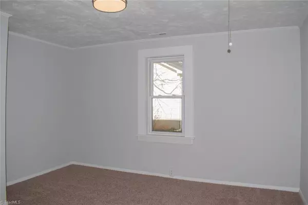 Winston Salem, NC 27103,560 Mission RD