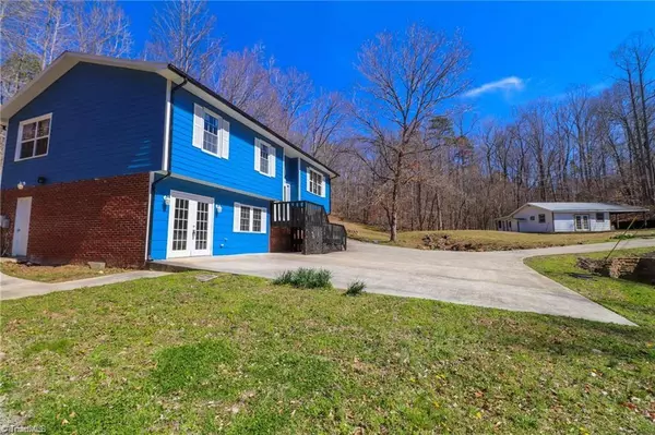 Thomasville, NC 27360,200 Moose CT