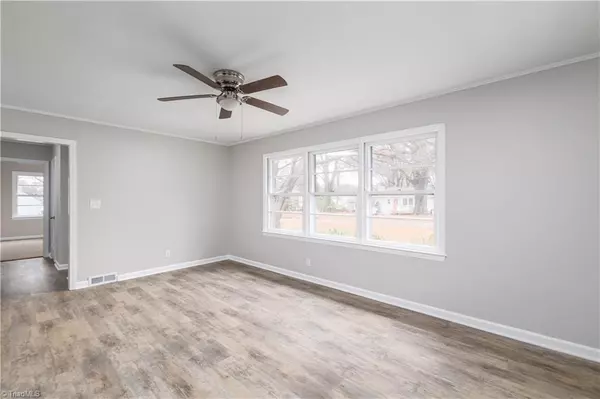 Greensboro, NC 27408,3502 Cloverdale DR