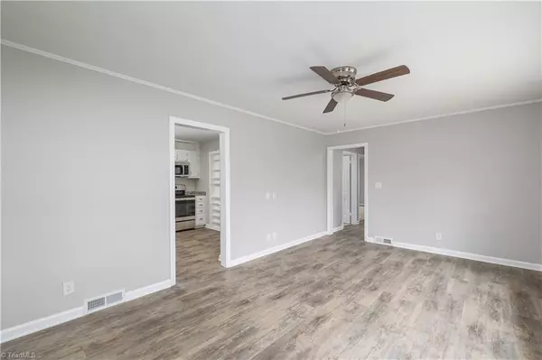 Greensboro, NC 27408,3502 Cloverdale DR