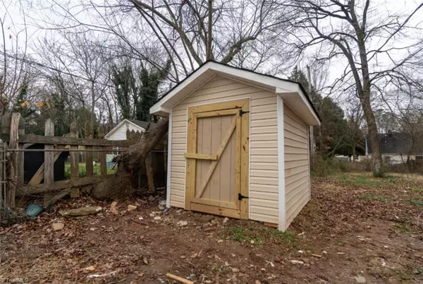 Winston Salem, NC 27107,1032 Louise RD