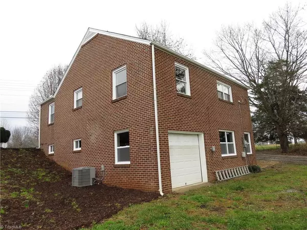 North Wilkesboro, NC 28659,461 Sparta RD