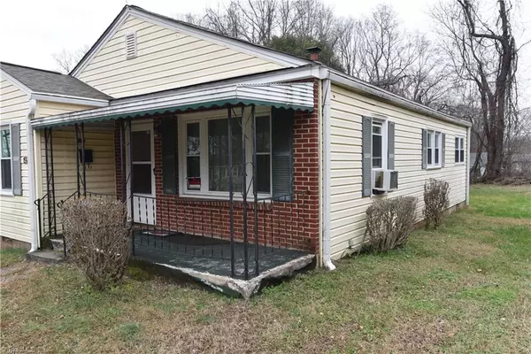 Winston Salem, NC 27107,1975 Bloomfield DR