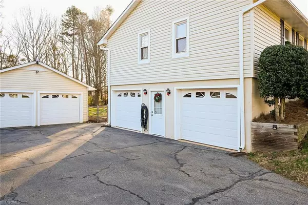 Winston Salem, NC 27127,375 Lori LN