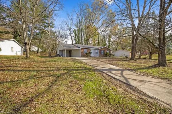 Winston Salem, NC 27103,2881 Hondo DR